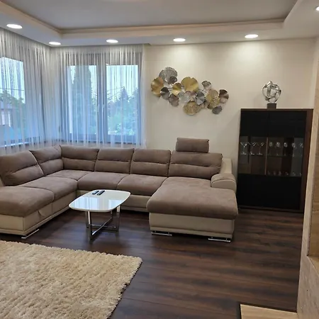 Villa Random